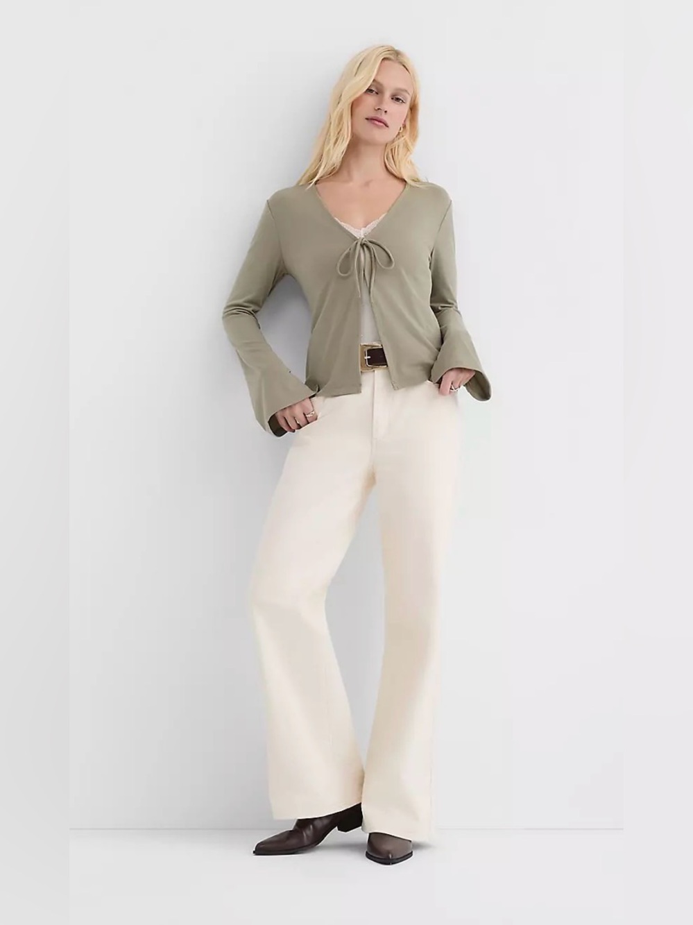 Rivete by Loft Curvy High Rise Wide Leg Jeans in Ivory